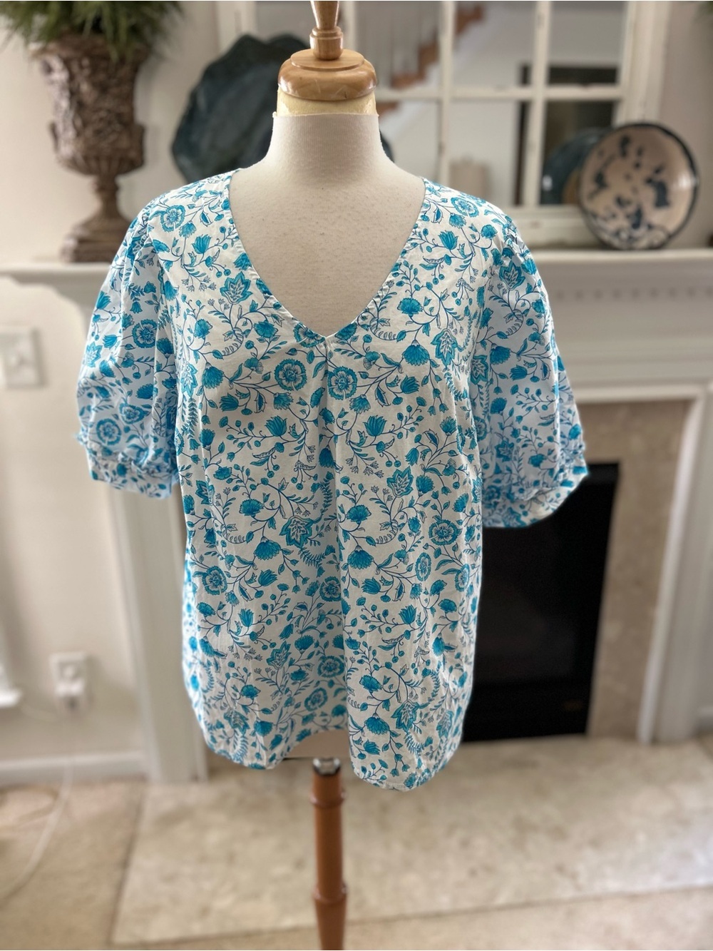 Draper James Blue Floral V-Neck Puff Sleeve Cotton Top - Picture 2 of 9